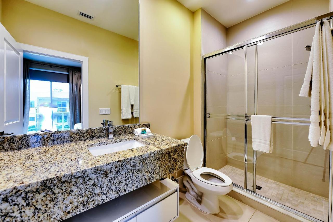 Beautiful Townhome Overlooking The Lake And The Pool Orlando Exterior foto